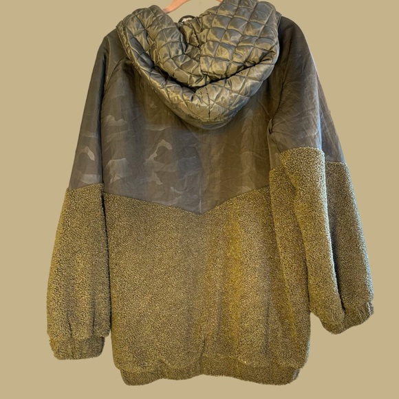 Boundless North buckle Camo pierced SM jacket, oversized pockets NWOT army green - Picture 5 of 14